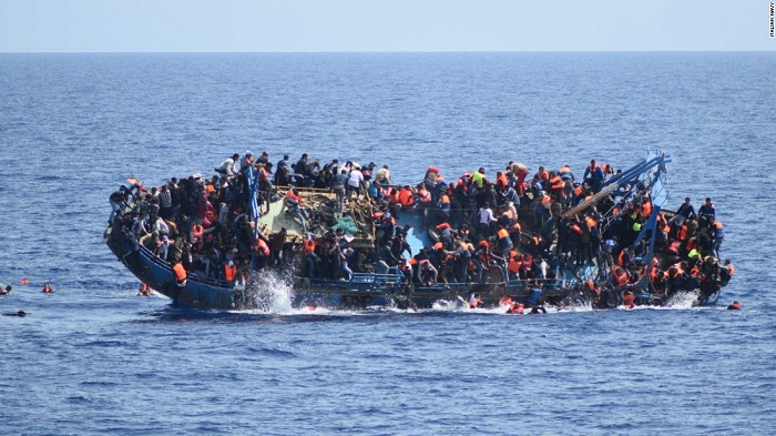 Over 90 immigrants missing after boat sank off Libyan shores